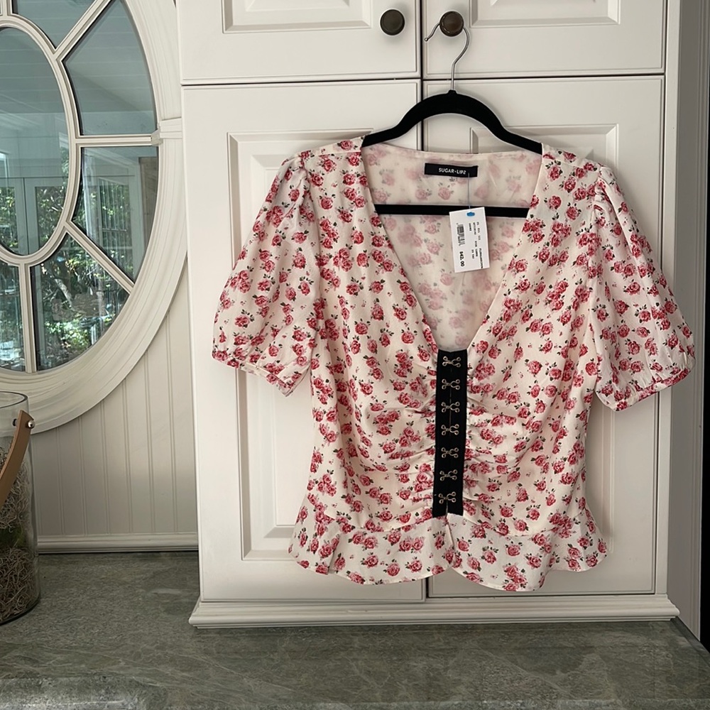 Brand new floral Vanilla Sky top